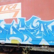 Graffiti de Does HDV em trem cargueiro - 2003 freight train (1)